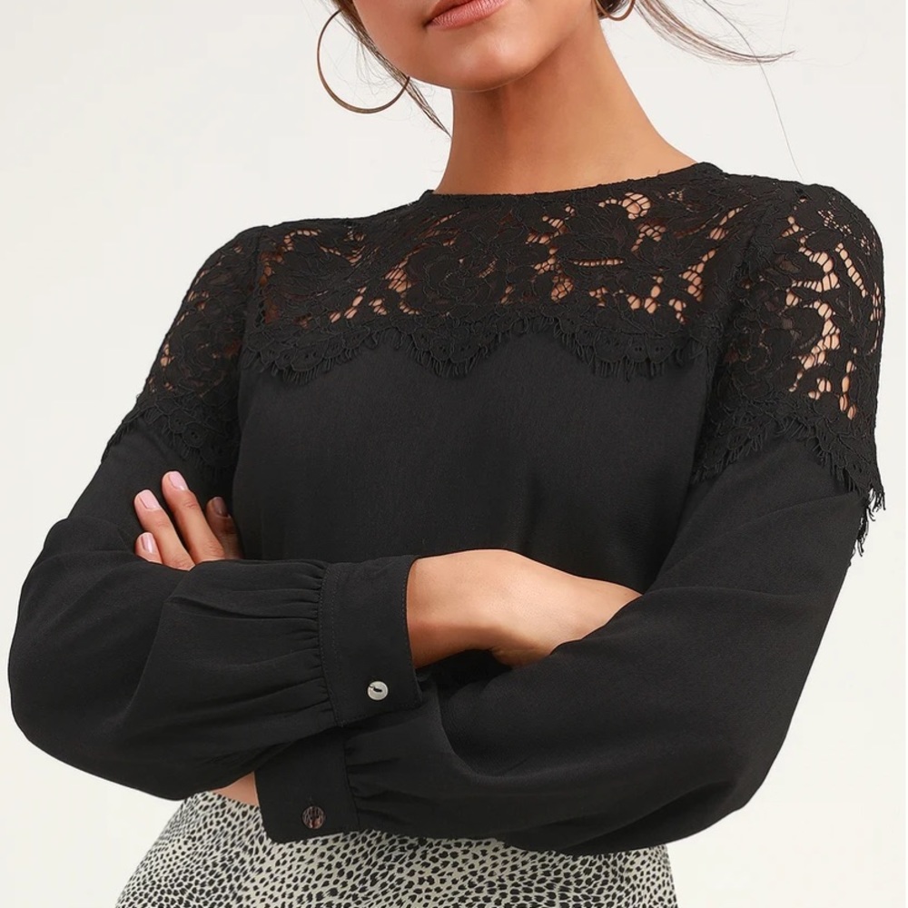NWT Lulu’s Black Long Sleeve Lace Top
